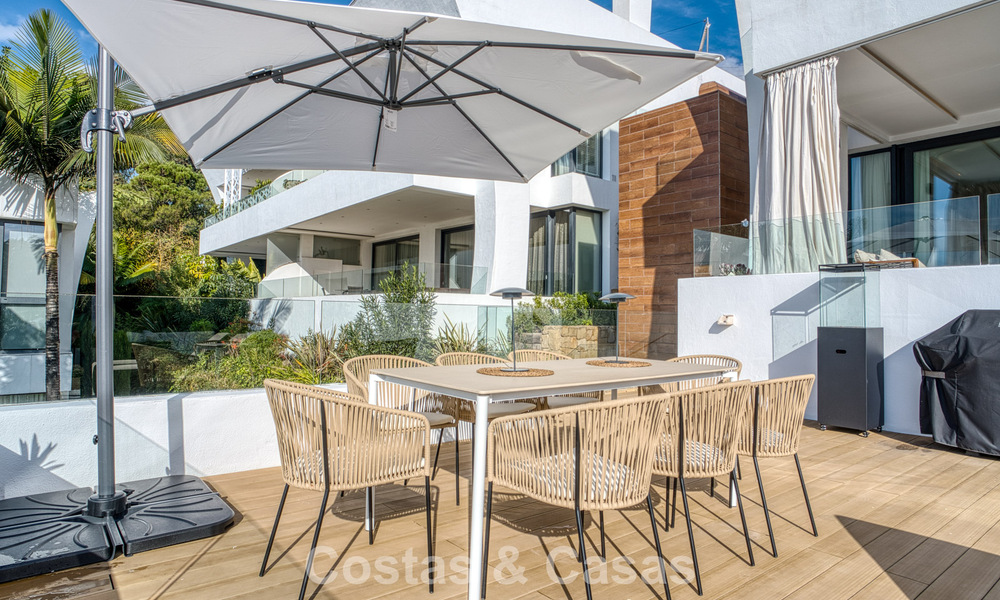 Lujoso apartamento dúplex en venta con vistas al mar en un complejo de alta gama en Sierra Blanca en la Milla de Oro de Marbella 774604