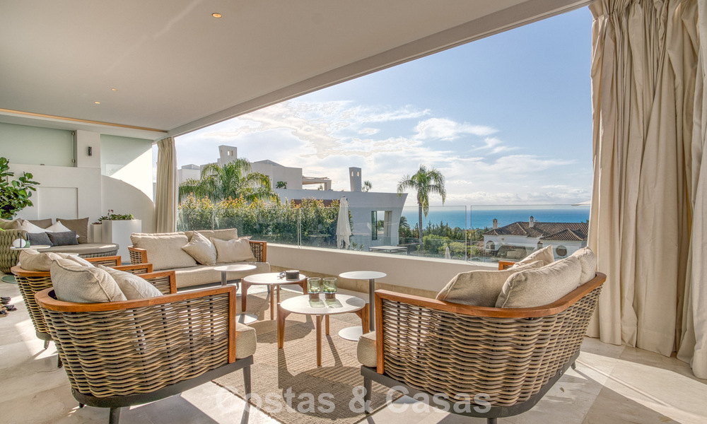 Lujoso apartamento dúplex en venta con vistas al mar en un complejo de alta gama en Sierra Blanca en la Milla de Oro de Marbella 774607