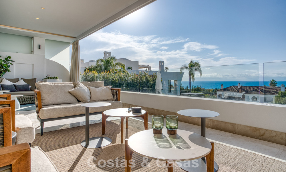 Lujoso apartamento dúplex en venta con vistas al mar en un complejo de alta gama en Sierra Blanca en la Milla de Oro de Marbella 774609