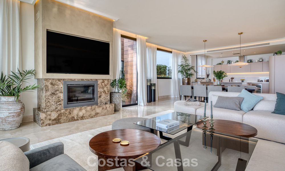 Lujoso apartamento dúplex en venta con vistas al mar en un complejo de alta gama en Sierra Blanca en la Milla de Oro de Marbella 774614