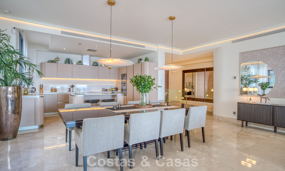 Lujoso apartamento dúplex en venta con vistas al mar en un complejo de alta gama en Sierra Blanca en la Milla de Oro de Marbella 774617