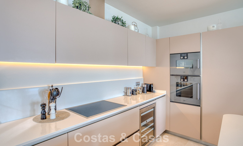 Lujoso apartamento dúplex en venta con vistas al mar en un complejo de alta gama en Sierra Blanca en la Milla de Oro de Marbella 774622