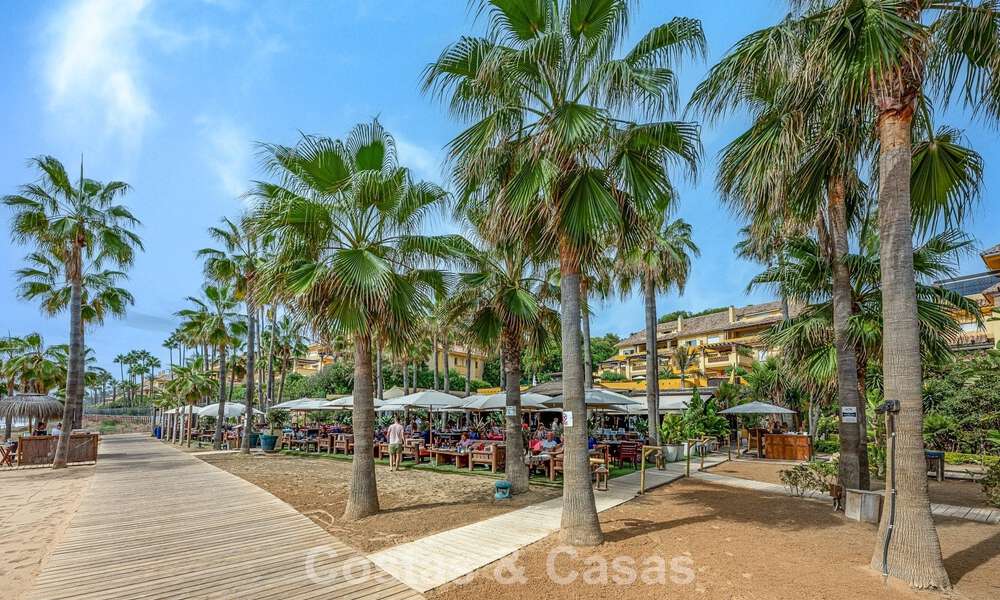 Amplio apartamento de 3 dormitorios con vistas panorámicas al mar en venta en un complejo de playa al este del centro de Marbella 774631