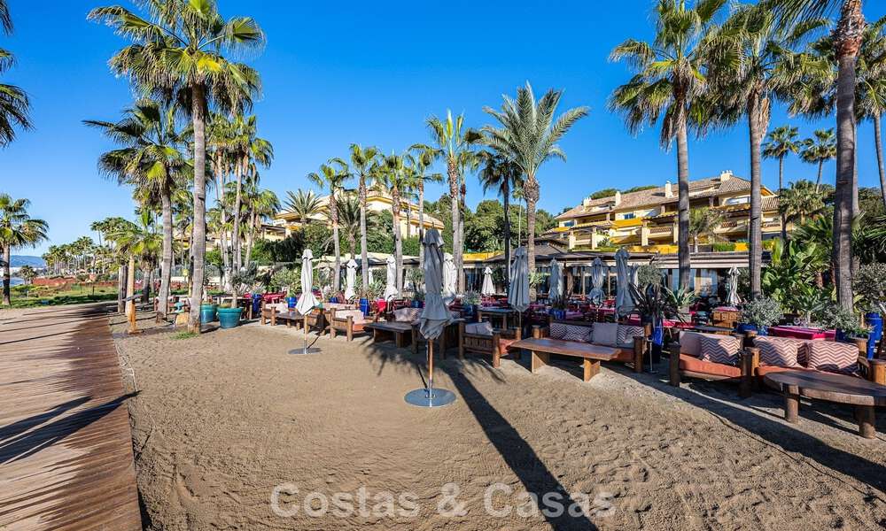 Amplio apartamento de 3 dormitorios con vistas panorámicas al mar en venta en un complejo de playa al este del centro de Marbella 774655
