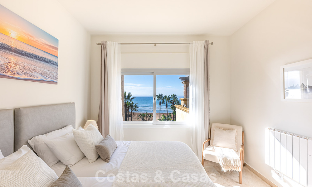 Amplio apartamento de 3 dormitorios con vistas panorámicas al mar en venta en un complejo de playa al este del centro de Marbella 774679
