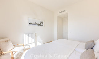 Amplio apartamento de 3 dormitorios con vistas panorámicas al mar en venta en un complejo de playa al este del centro de Marbella 774680 