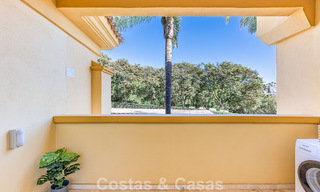 Amplio apartamento de 3 dormitorios con vistas panorámicas al mar en venta en un complejo de playa al este del centro de Marbella 774686 