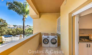 Amplio apartamento de 3 dormitorios con vistas panorámicas al mar en venta en un complejo de playa al este del centro de Marbella 774687 