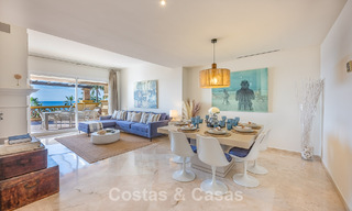 Amplio apartamento de 3 dormitorios con vistas panorámicas al mar en venta en un complejo de playa al este del centro de Marbella 774689 