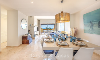Amplio apartamento de 3 dormitorios con vistas panorámicas al mar en venta en un complejo de playa al este del centro de Marbella 774690 