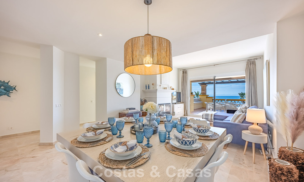 Amplio apartamento de 3 dormitorios con vistas panorámicas al mar en venta en un complejo de playa al este del centro de Marbella 774691