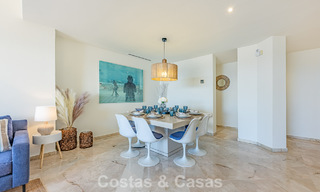 Amplio apartamento de 3 dormitorios con vistas panorámicas al mar en venta en un complejo de playa al este del centro de Marbella 774693 