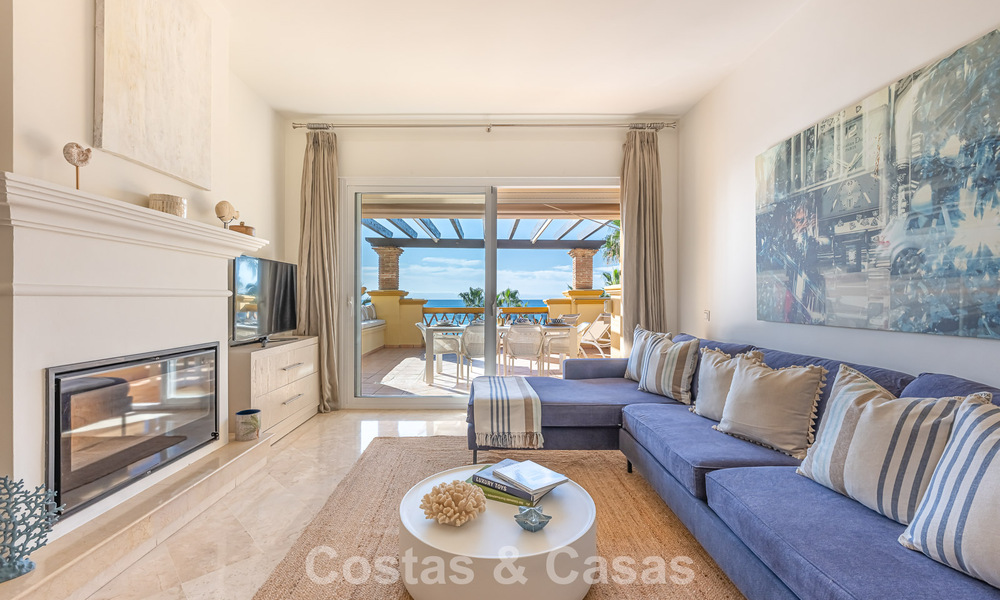 Amplio apartamento de 3 dormitorios con vistas panorámicas al mar en venta en un complejo de playa al este del centro de Marbella 774698