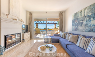 Amplio apartamento de 3 dormitorios con vistas panorámicas al mar en venta en un complejo de playa al este del centro de Marbella 774698 
