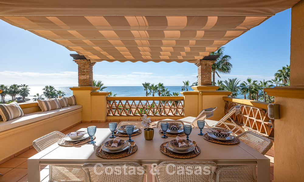 Amplio apartamento de 3 dormitorios con vistas panorámicas al mar en venta en un complejo de playa al este del centro de Marbella 774710
