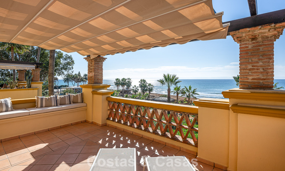 Amplio apartamento de 3 dormitorios con vistas panorámicas al mar en venta en un complejo de playa al este del centro de Marbella 774712