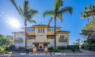 Amplio apartamento de 3 dormitorios con vistas panorámicas al mar en venta en un complejo de playa al este del centro de Marbella 774713 