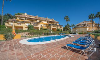 Amplio apartamento de 3 dormitorios con vistas panorámicas al mar en venta en un complejo de playa al este del centro de Marbella 774714 