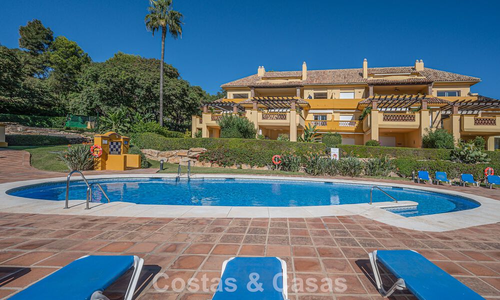 Amplio apartamento de 3 dormitorios con vistas panorámicas al mar en venta en un complejo de playa al este del centro de Marbella 774717