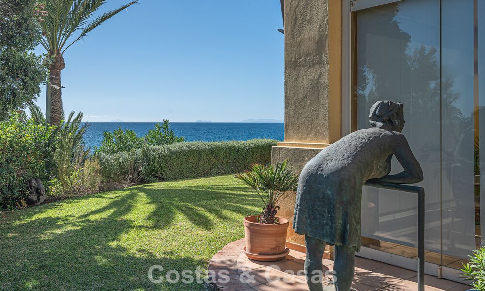 Amplio apartamento de 3 dormitorios con vistas panorámicas al mar en venta en un complejo de playa al este del centro de Marbella 774720
