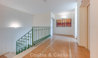 Amplio apartamento de 3 dormitorios con vistas panorámicas al mar en venta en un complejo de playa al este del centro de Marbella 774724 
