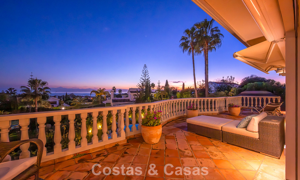 Preciosa villa de estilo español con impresionantes vistas al mar en venta en Elviria, Marbella Este 774727