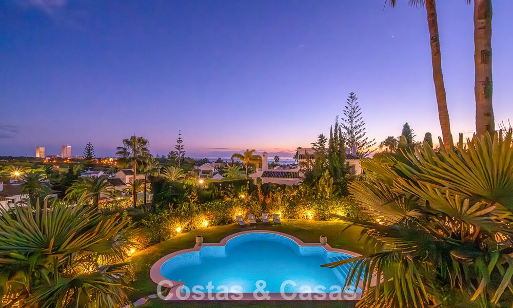 Preciosa villa de estilo español con impresionantes vistas al mar en venta en Elviria, Marbella Este 774730