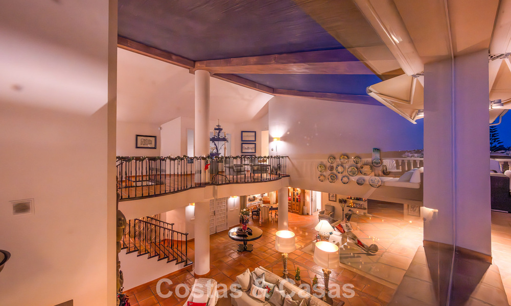 Preciosa villa de estilo español con impresionantes vistas al mar en venta en Elviria, Marbella Este 774732