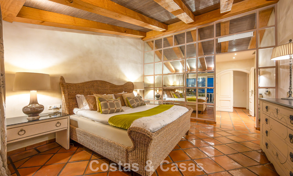 Preciosa villa de estilo español con impresionantes vistas al mar en venta en Elviria, Marbella Este 774733