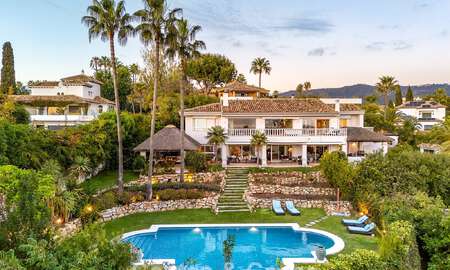 Preciosa villa de estilo español con impresionantes vistas al mar en venta en Elviria, Marbella Este 774737