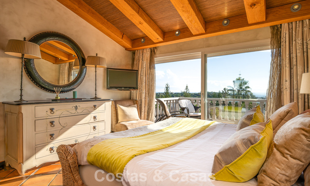 Preciosa villa de estilo español con impresionantes vistas al mar en venta en Elviria, Marbella Este 774746