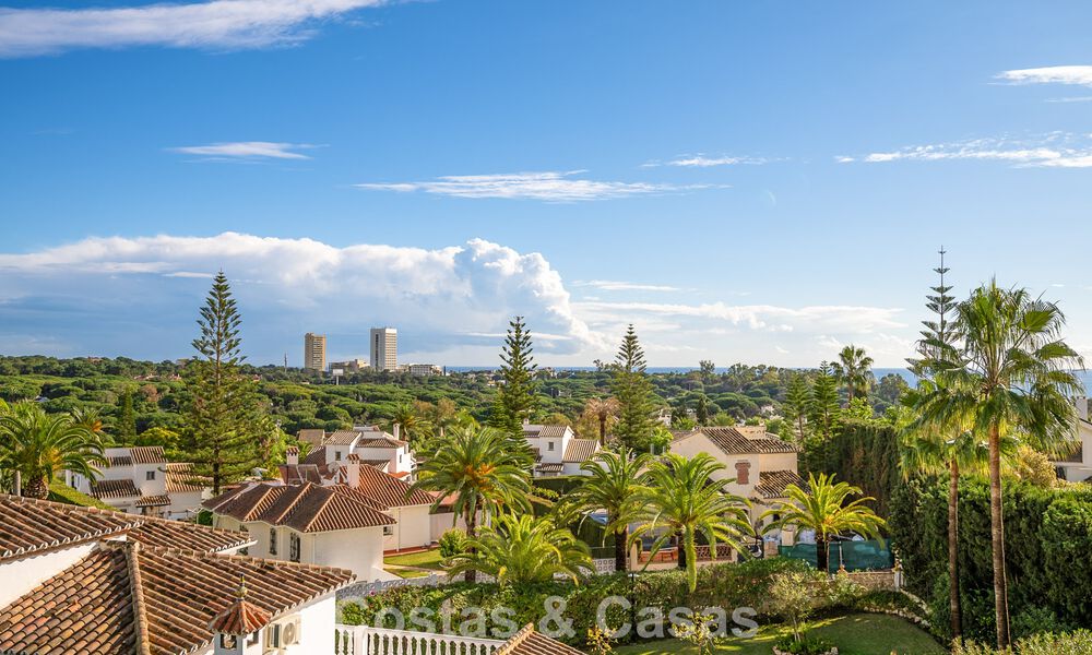 Preciosa villa de estilo español con impresionantes vistas al mar en venta en Elviria, Marbella Este 774752