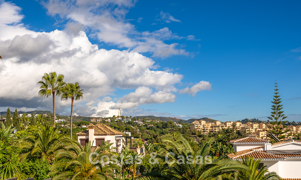 Preciosa villa de estilo español con impresionantes vistas al mar en venta en Elviria, Marbella Este 774754