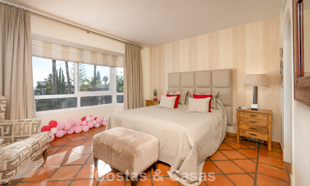 Preciosa villa de estilo español con impresionantes vistas al mar en venta en Elviria, Marbella Este 774759