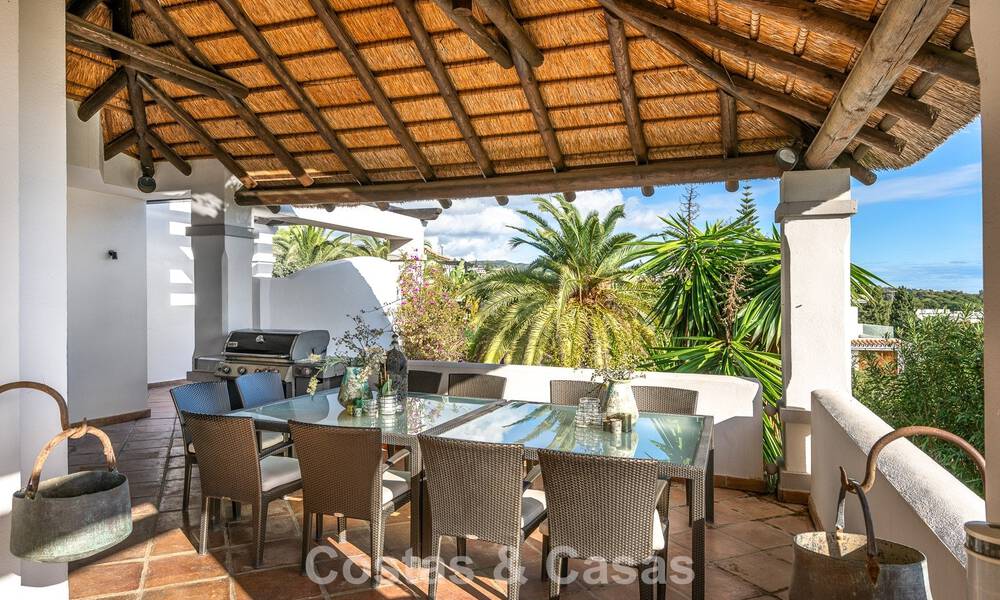 Preciosa villa de estilo español con impresionantes vistas al mar en venta en Elviria, Marbella Este 774764