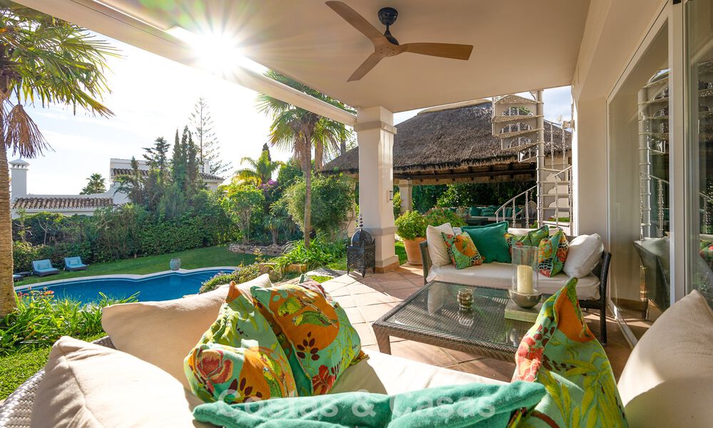 Preciosa villa de estilo español con impresionantes vistas al mar en venta en Elviria, Marbella Este 774769