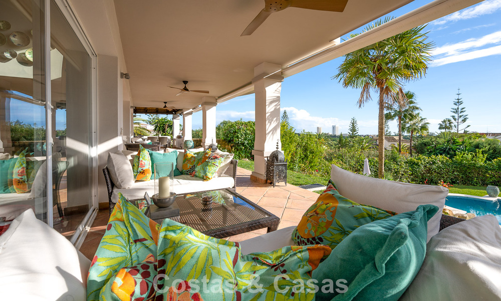 Preciosa villa de estilo español con impresionantes vistas al mar en venta en Elviria, Marbella Este 774770