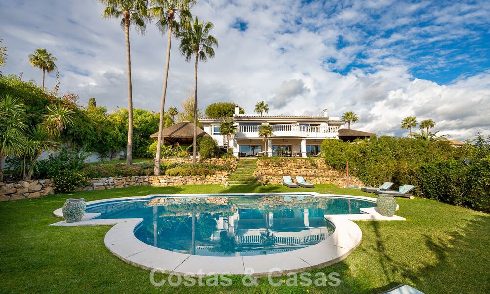 Preciosa villa de estilo español con impresionantes vistas al mar en venta en Elviria, Marbella Este 774774