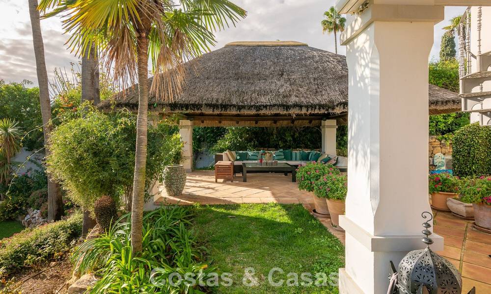 Preciosa villa de estilo español con impresionantes vistas al mar en venta en Elviria, Marbella Este 774776