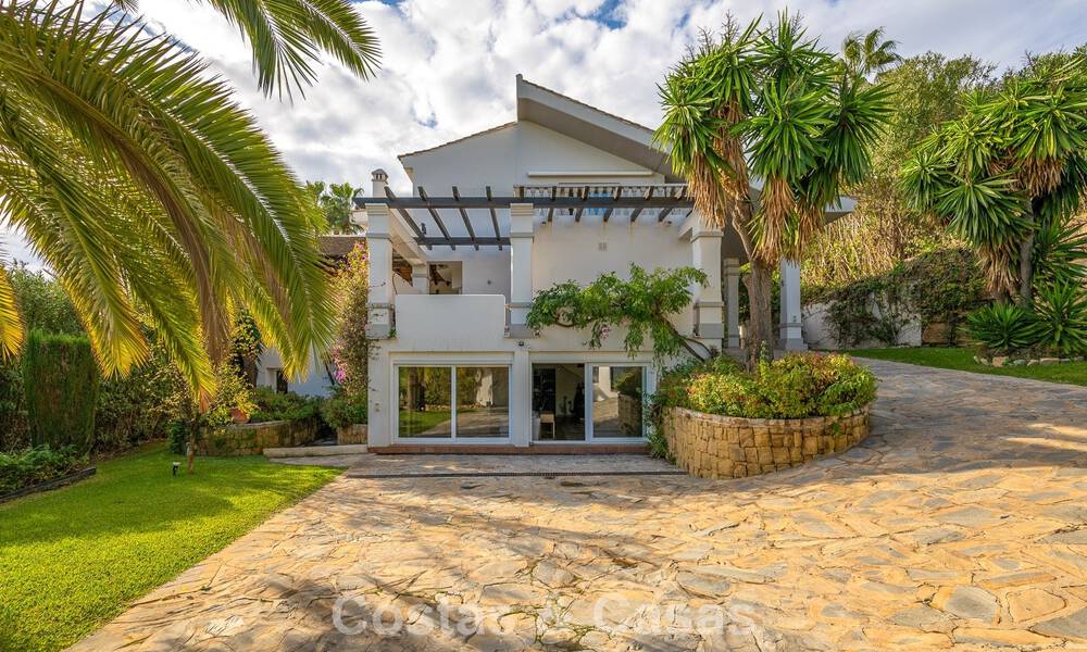 Preciosa villa de estilo español con impresionantes vistas al mar en venta en Elviria, Marbella Este 774779