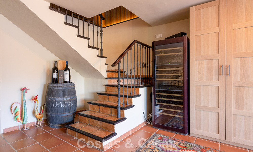 Preciosa villa de estilo español con impresionantes vistas al mar en venta en Elviria, Marbella Este 774788