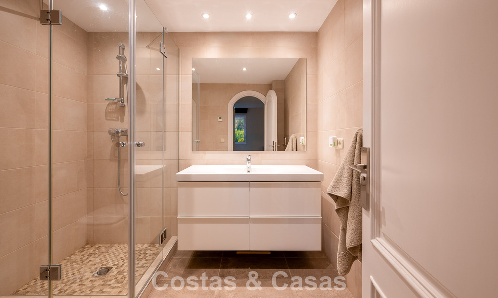Preciosa villa de estilo español con impresionantes vistas al mar en venta en Elviria, Marbella Este 774790