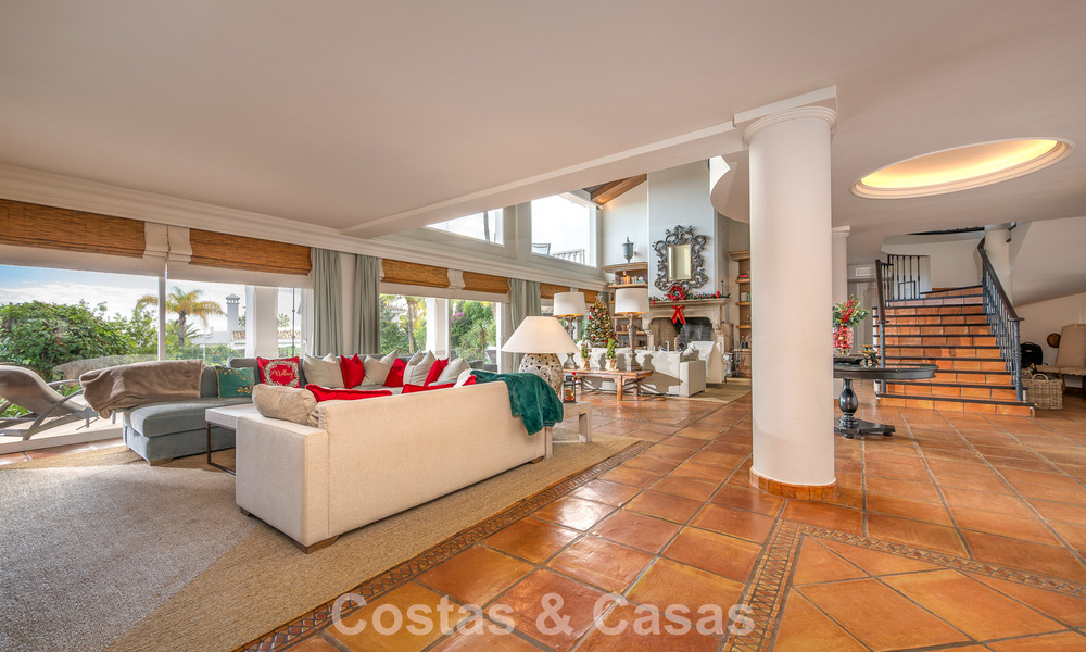 Preciosa villa de estilo español con impresionantes vistas al mar en venta en Elviria, Marbella Este 774791