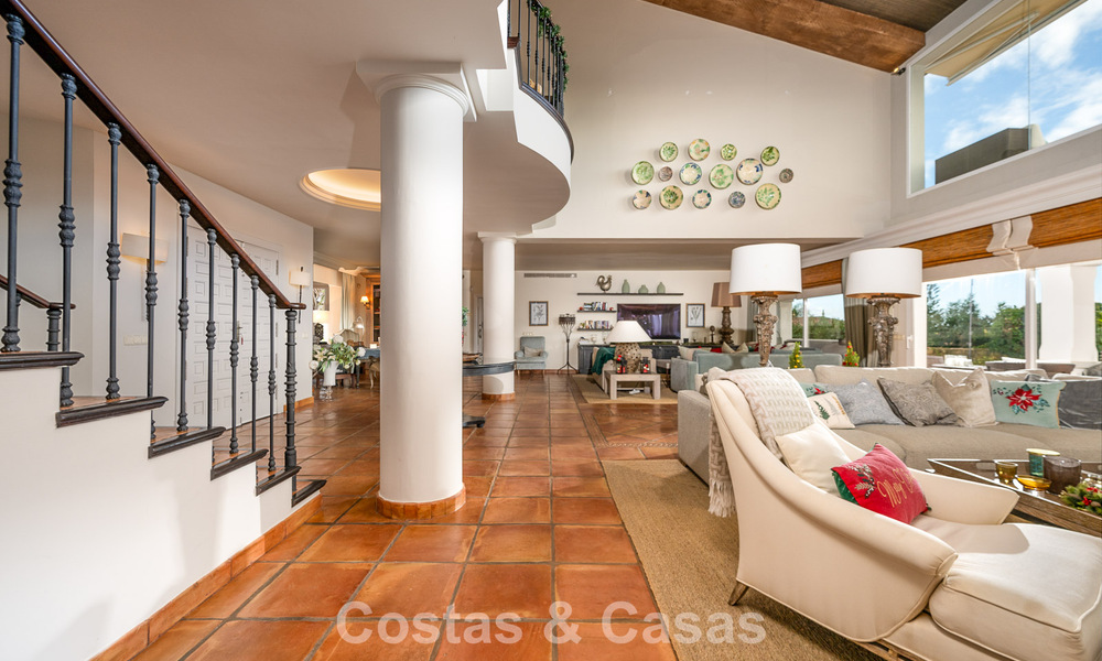 Preciosa villa de estilo español con impresionantes vistas al mar en venta en Elviria, Marbella Este 774795