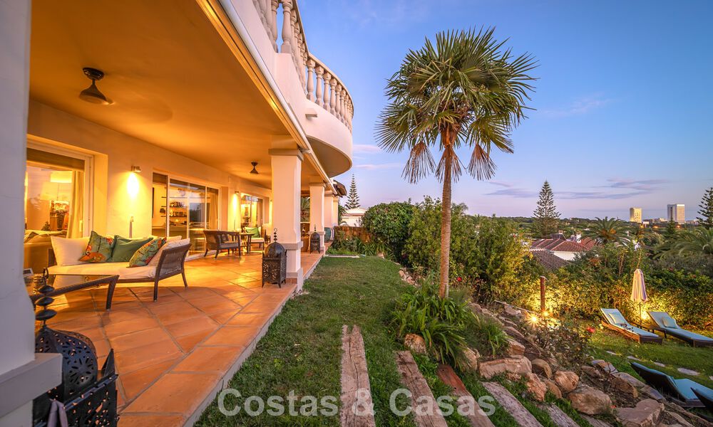 Preciosa villa de estilo español con impresionantes vistas al mar en venta en Elviria, Marbella Este 774799