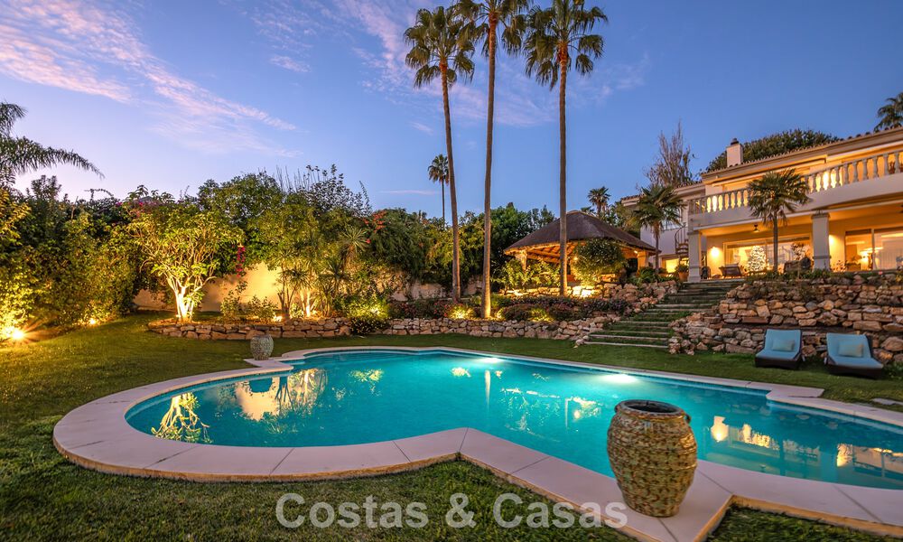 Preciosa villa de estilo español con impresionantes vistas al mar en venta en Elviria, Marbella Este 774802