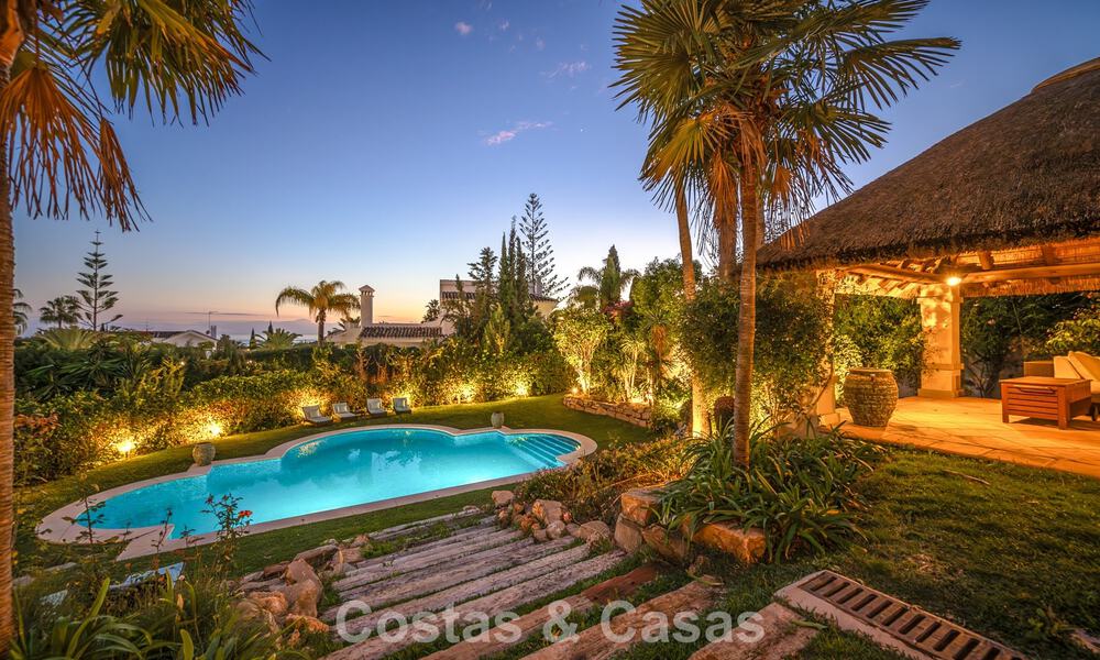Preciosa villa de estilo español con impresionantes vistas al mar en venta en Elviria, Marbella Este 774805