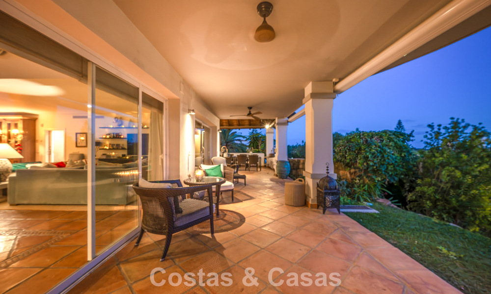 Preciosa villa de estilo español con impresionantes vistas al mar en venta en Elviria, Marbella Este 774806