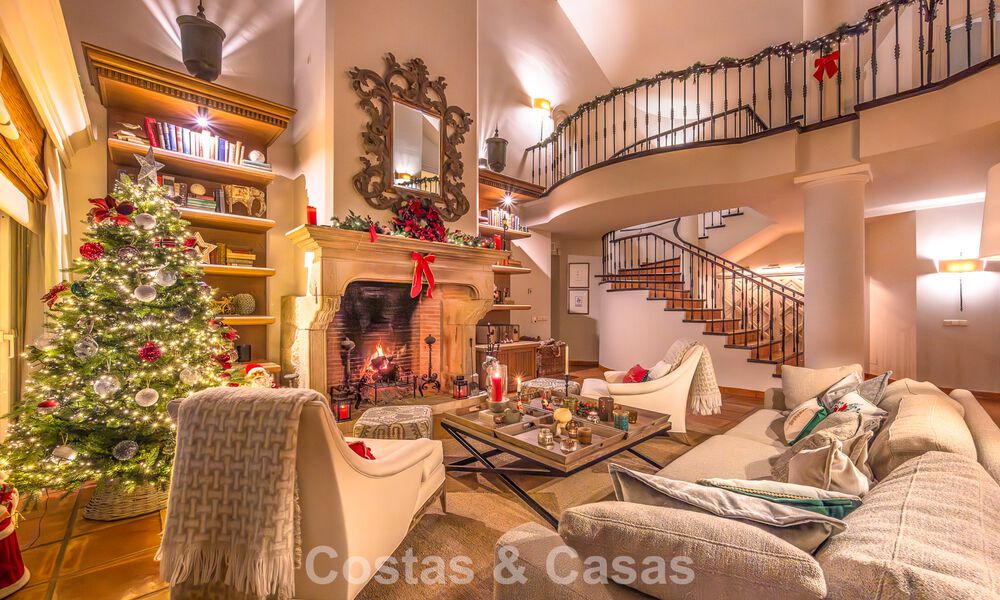 Preciosa villa de estilo español con impresionantes vistas al mar en venta en Elviria, Marbella Este 774810