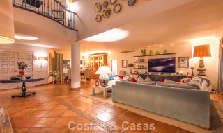 Preciosa villa de estilo español con impresionantes vistas al mar en venta en Elviria, Marbella Este 774811 